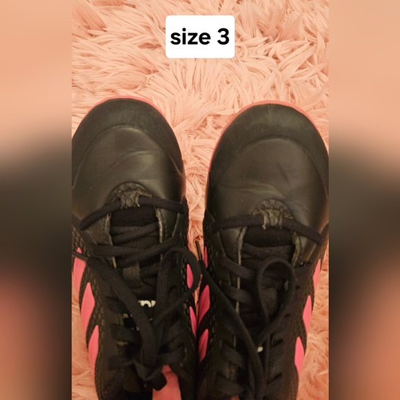 Adidas Softball/Baseball Cleats for Girls. Sizes 3 & 4 - Picture 3 of 16
